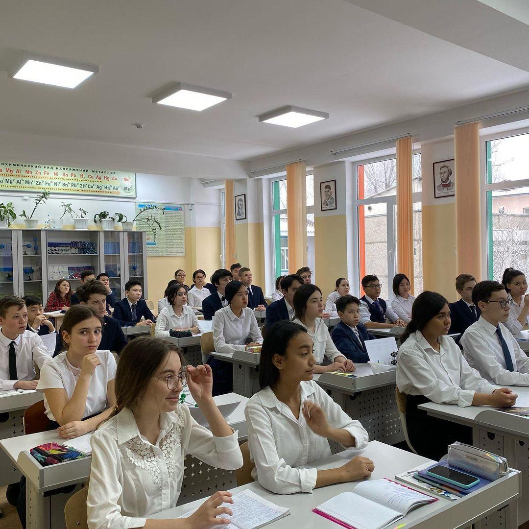 Открытые уроки в рамках проведения Республиканского семинара по полиязычие